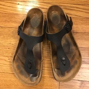 Well loved Birkenstock Gizeh black sandals size 39, 250, ladies 8